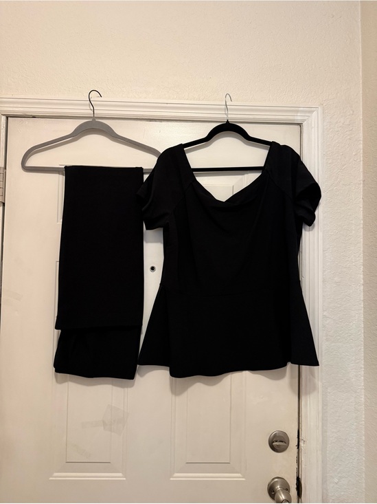 Boston Proper Pants - Boston Proper Black Short-Sleeve Peplum Top